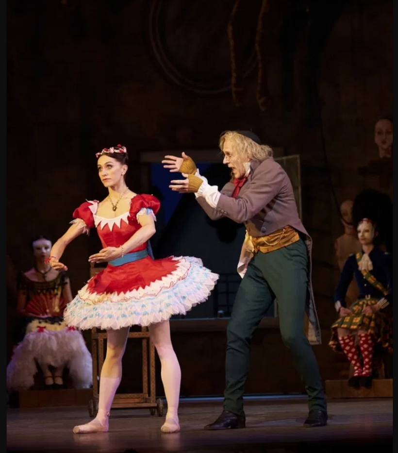 Coppélia (Marianela Nuñez, Gary Avis). Foto: Bill Cooper/ROH.